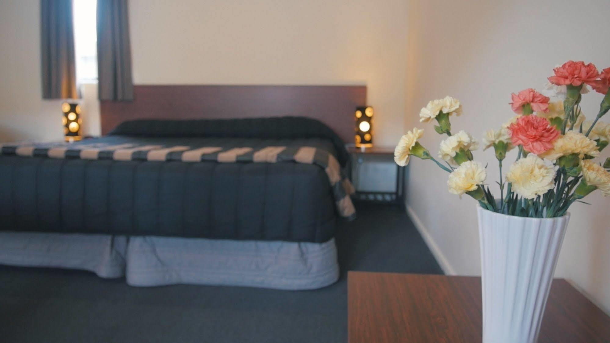 Sherborne Motor Lodge Christchurch Buitenkant foto