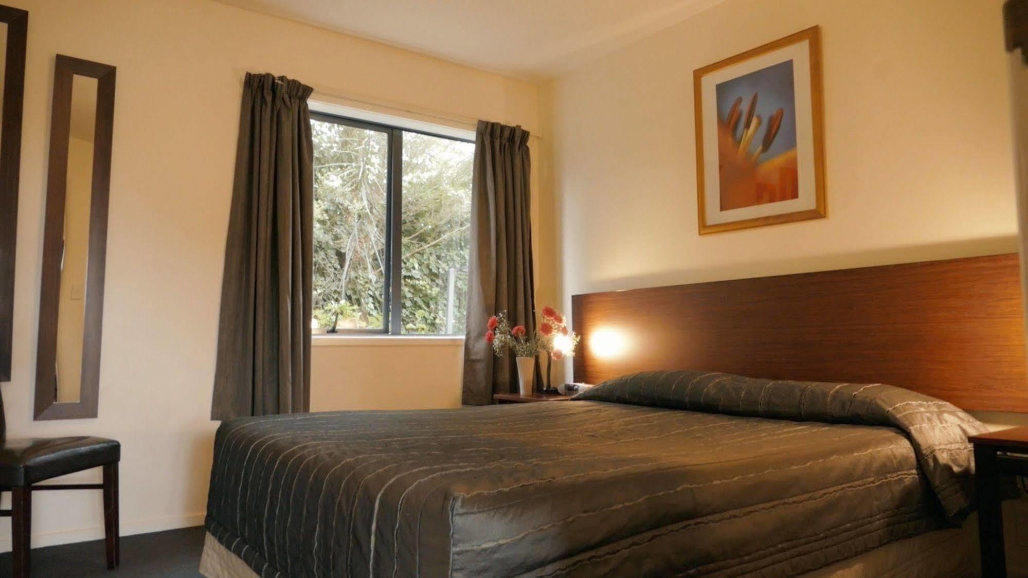 Sherborne Motor Lodge Christchurch Buitenkant foto