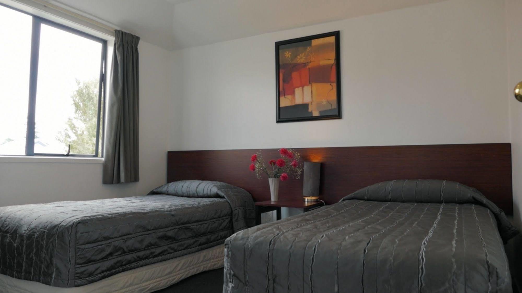 Sherborne Motor Lodge Christchurch Buitenkant foto