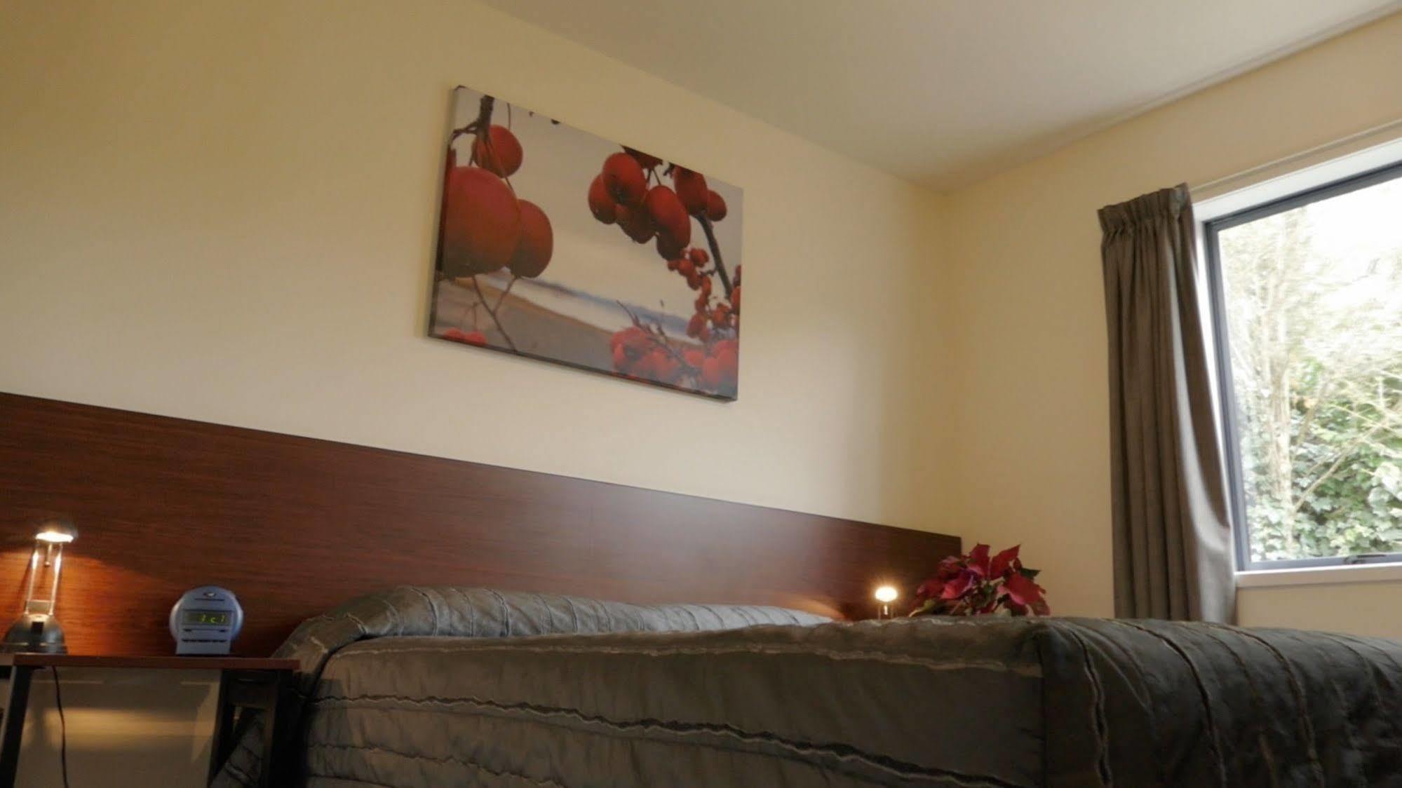 Sherborne Motor Lodge Christchurch Buitenkant foto